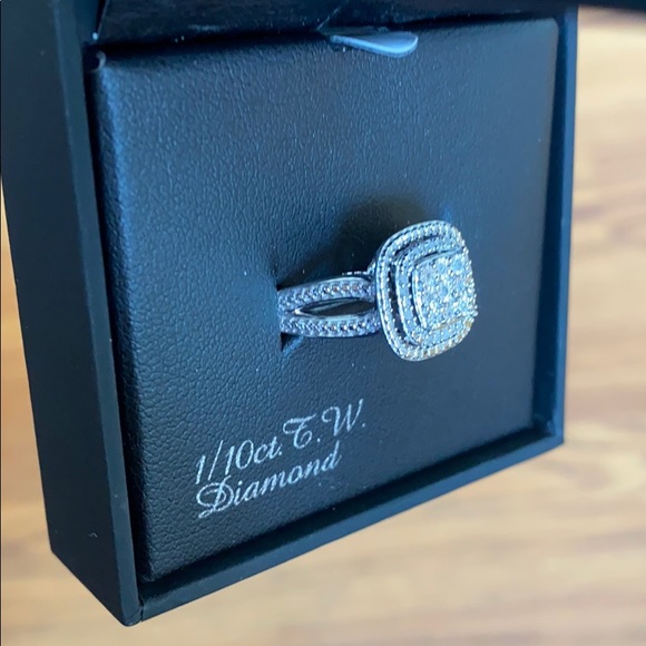 ❤️1/10cttw Diamond Ring SIZE 7 - Picture 7 of 8